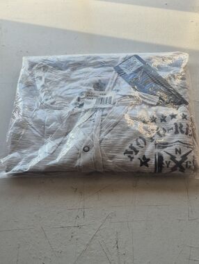 Helix Light Gray Graphic Button-Down Casual Shirt